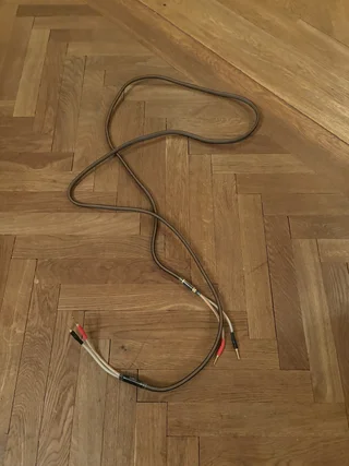 Aurum Cantus Leisure 6 med originalstativ och h&ouml;gtalarkablar