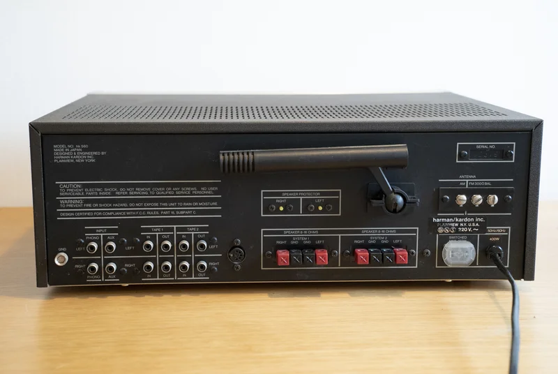 Harman Kardon HK560 AM/FM Solid State Receiver (1979) Harman Kardon HK560 AM/FM Solid State Receiver (1979) - Bild 4 av 5