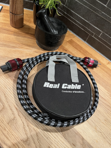 Real Cable Real Cable - Bild 1 av 1