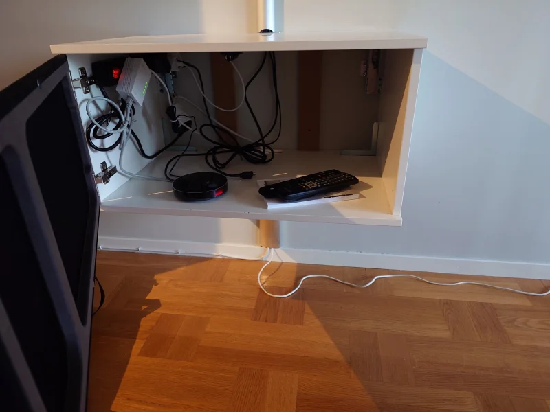 Unnu hifi-m&ouml;bel - Bild 2 av 2