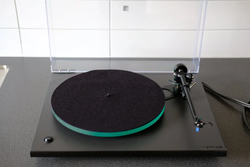 Rega RP3 + Rega Elys 2 &ndash; Nyskick - Kuva 2 / 6