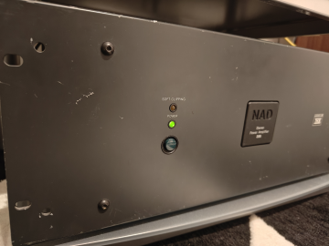 NAD 208 THX. 