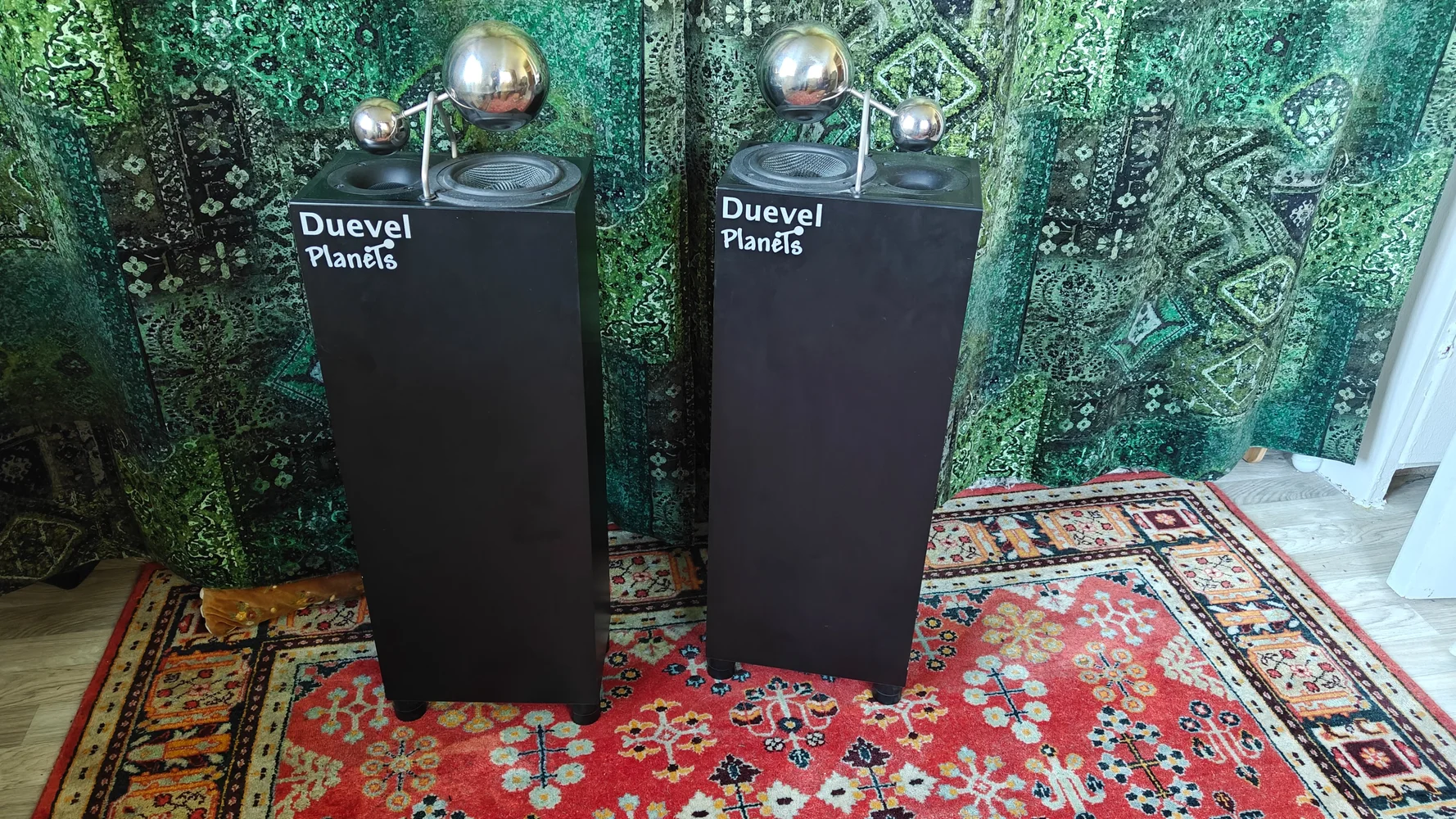 Duevel planets