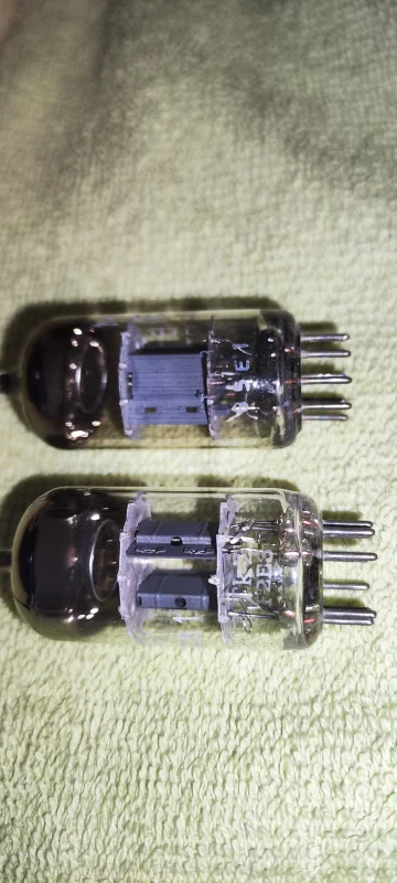 Matchat par philips miniwatt ECC81 60 fr&aring;n talet! - Bild 5 av 5