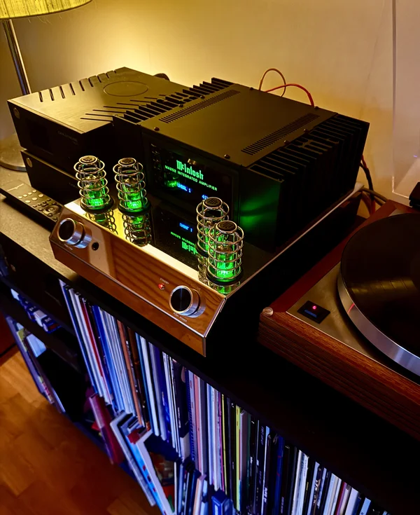 McIntosh MA252 - Image 1 of 2