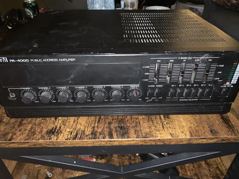 Komplett PA-system: PTM PA-4000 Förstärkare & 2st Monac...