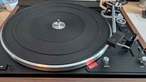 Dual 704 skivspelare 