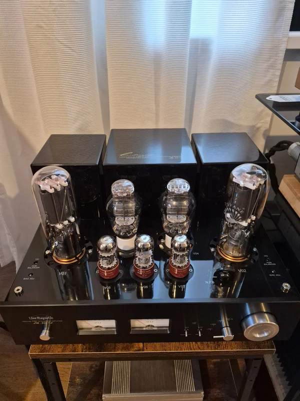 Line Magnetic 805ia R&ouml;rf&ouml;rst&auml;rkare  - Bild 1 av 6