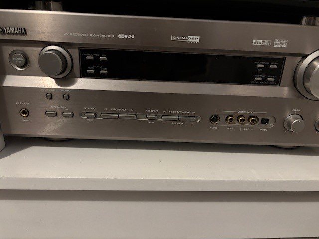 Yamaha RX-V740RDS Receiver - Bild 1 av 2