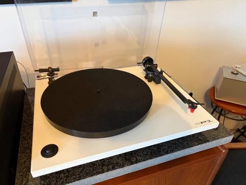 Rega RP1 med perormance pack