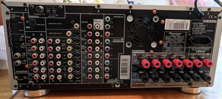 Mordaunt Short 5.1 system (svart) med Pioneer receiver VSX-D2011 (silver)