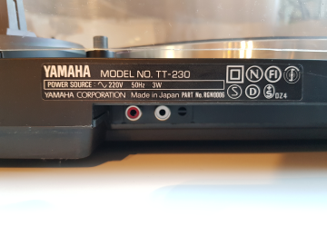 YAMAHA TT-230 Halvautomatisk Japansk Skivspelare 