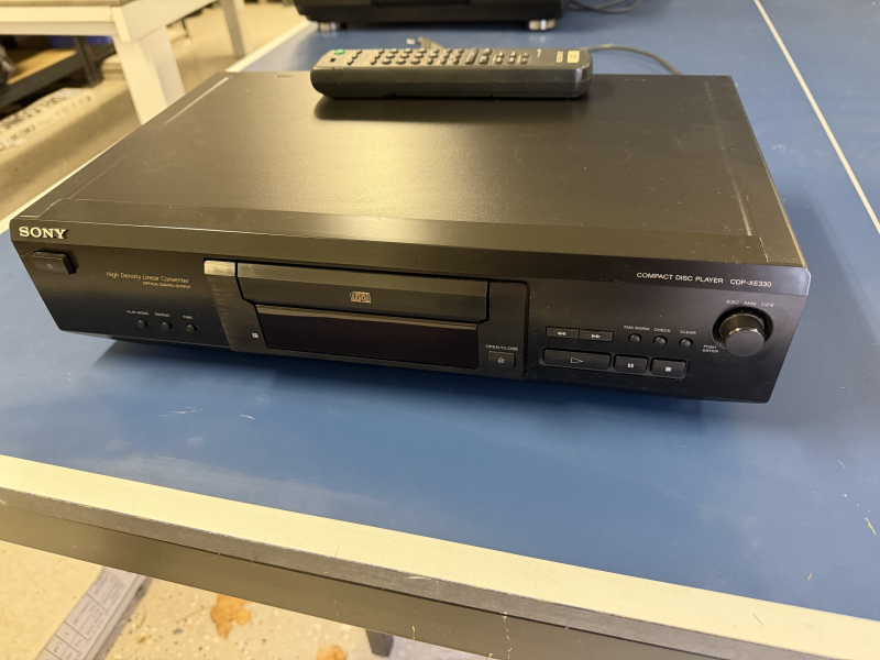 Sony CDP XE 330 Sony CDP XE 330 - Bild 1 av 1