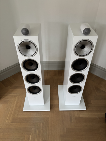 Bowers & Wilkins 702 S2