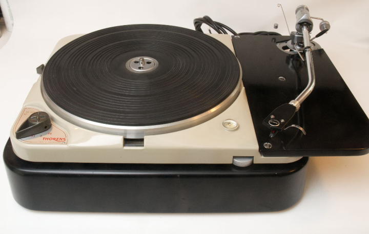 Fullrenoverad Thorens TD-124 mk1 och en tidig SME 3012 series II
