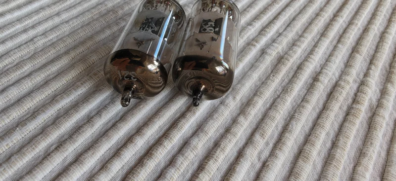 Ett par Telefunken ECC81 från tidigt 1960-tal ! Ett par Telefunken ECC81 från tidigt 1960-tal ! - Bild 3 av 6
