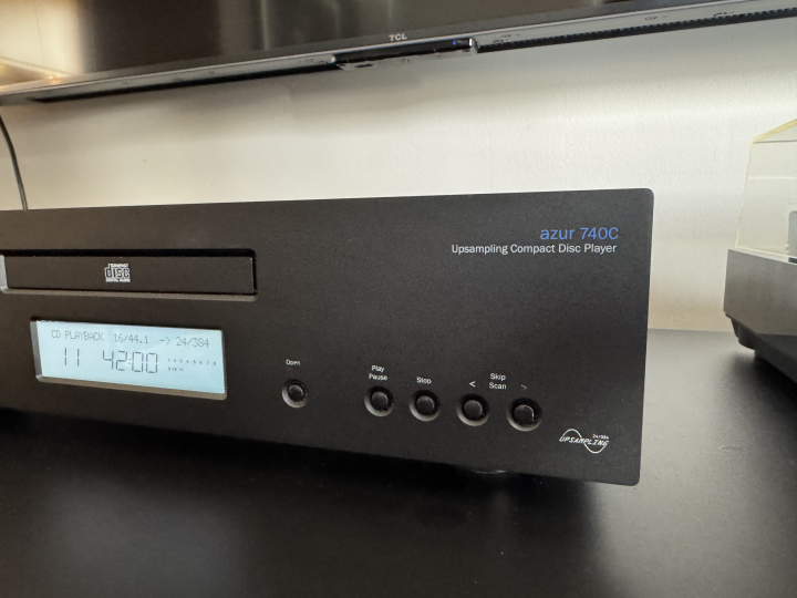 Cambridge Azur 740C
