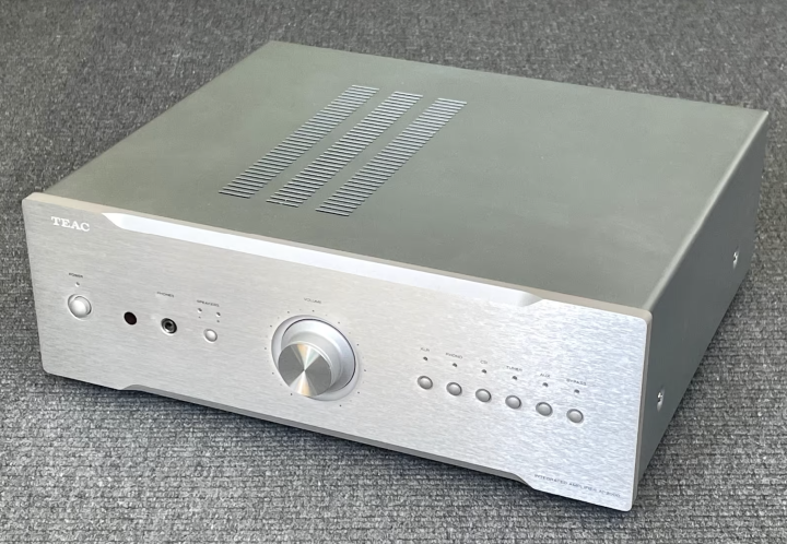 High End Stereo Amplifier TEAC AI-2000 förstärkare 360 watt