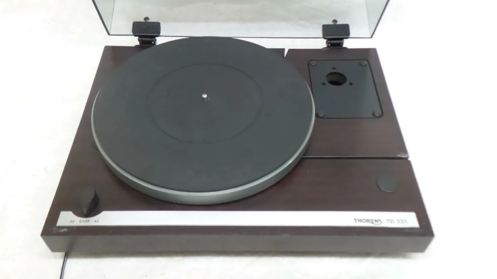 Köpes: (Thorens td321) med SME tonarmsfäste!