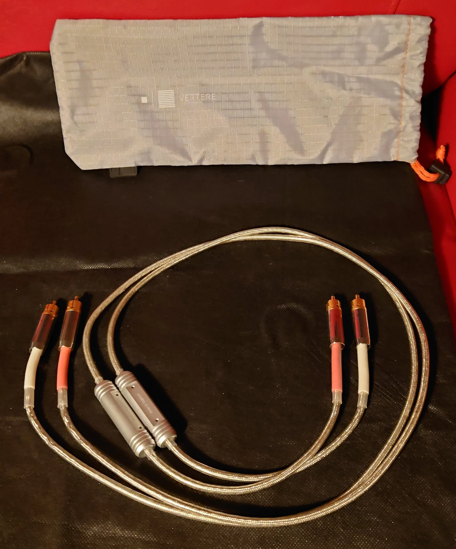 K&Ouml;PES: VERTERE PULSE REFERENCE RCA-interconnect - Bild 1 av 1