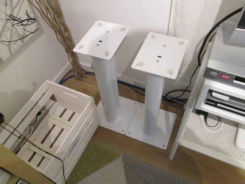 Norstone H&ouml;gtalarstativ (Vita) 60 Cm - Bild 2 av 2