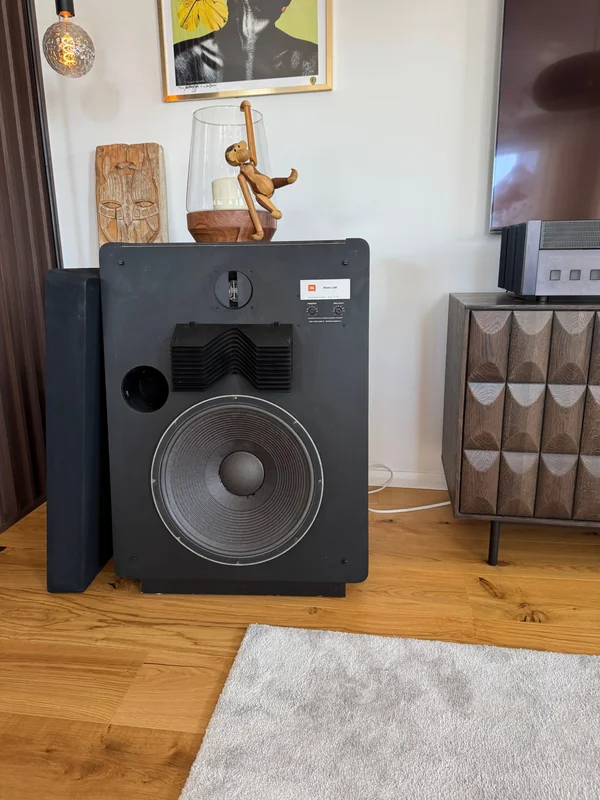 JBL L300 - Kuva 2 / 4