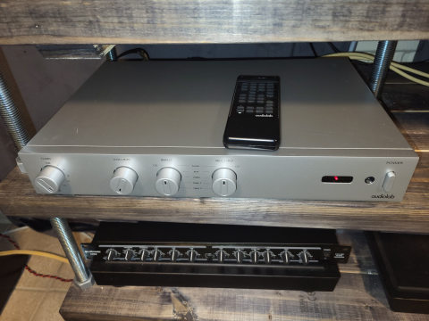 Audiolab 8000q