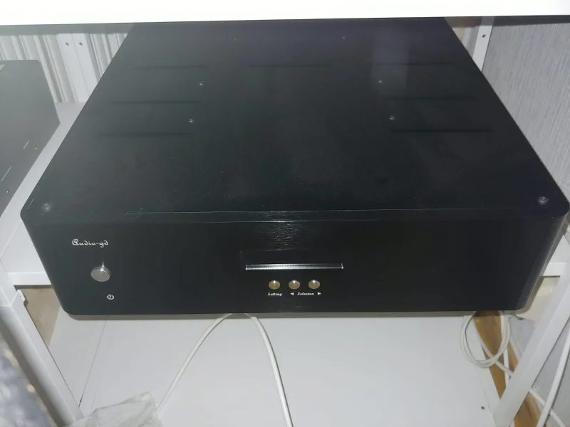 Audio GD R7HEMK2 R2R Dac + LHY OCK-1 10mhz clocker Audio GD R7HEMK2 R2R Dac + LHY OCK-1 10mhz clocker - Bild 3 av 3