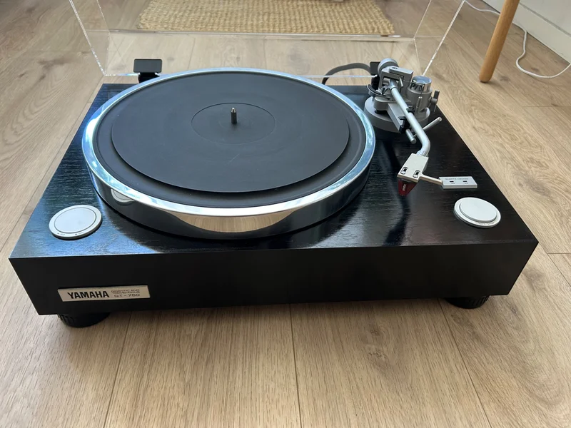 Yamaha GT-750 - Bild 1 av 2