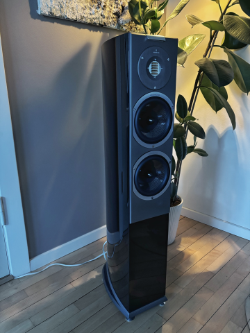 Audiovector R3 Arrete sort piano