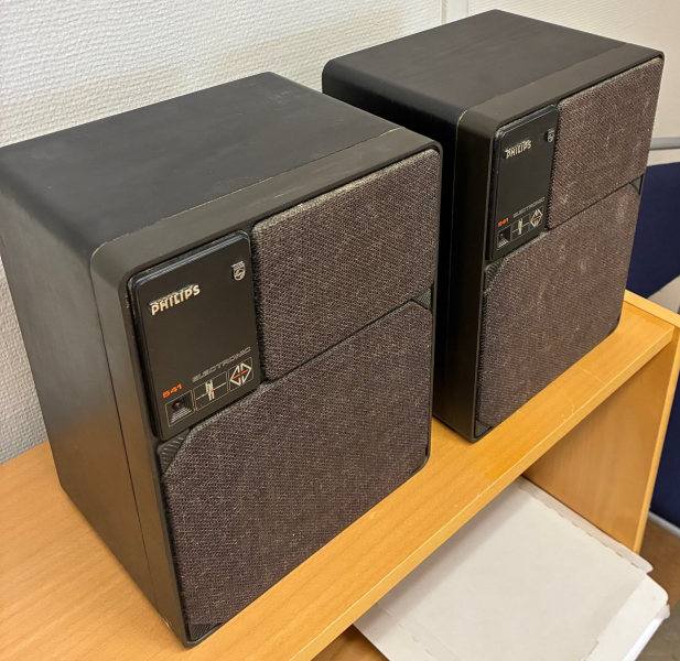 PHILIPS RH541 – aktiva MFB högtalare - Bild 3 av 6