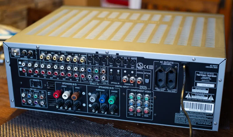 Harman Kardon AVR 230 bortskänkes Harman Kardon AVR 230 bortskänkes - Bild 2 av 3