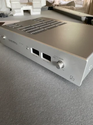 Luxman M-200
