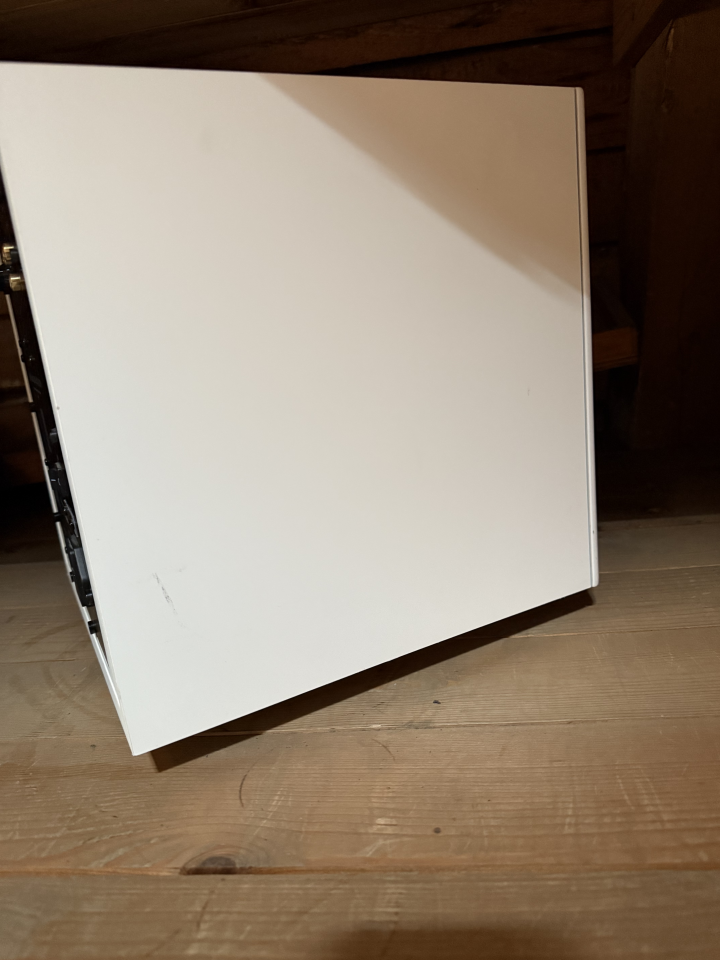 Argon Audio SA1 (vit) + DALI SPEKTOR 2 (vita) + DALI SUB E-9 F (vit)