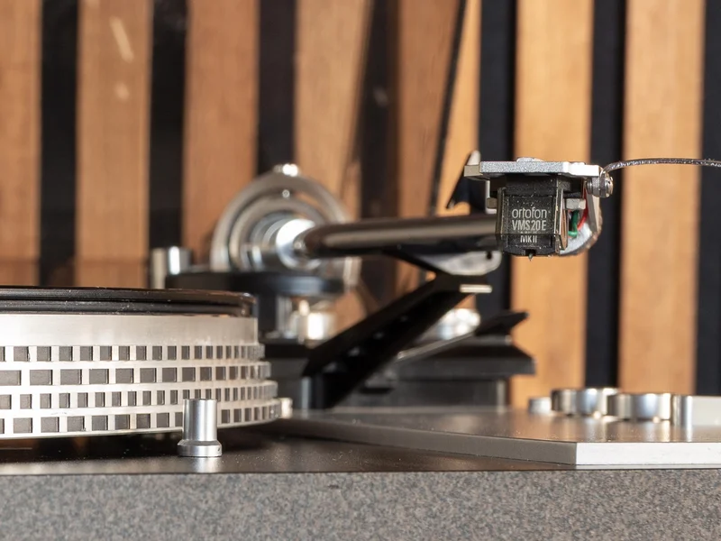 Fisher MT-6225 Studio Standard – direktdriven – Ortofon VMS20E MkII Fisher MT-6225 Studio Standard – direktdriven – Ortofon VMS20E MkII - Image 3 of 10