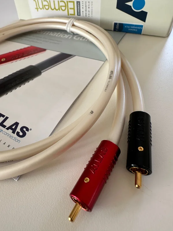 Atlas Element Achromatic 1m RCA Atlas Element Achromatic 1m RCA - Bild 1 av 5