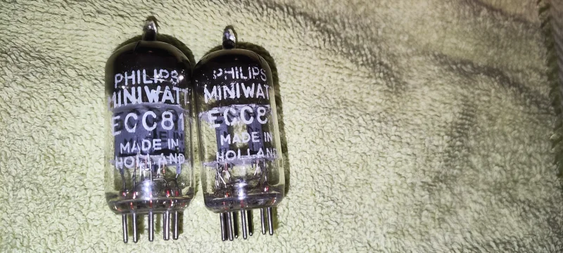 Matchat par Philips miniwatt ECC 81  Square Getter 50 talet! - Bild 1 av 6