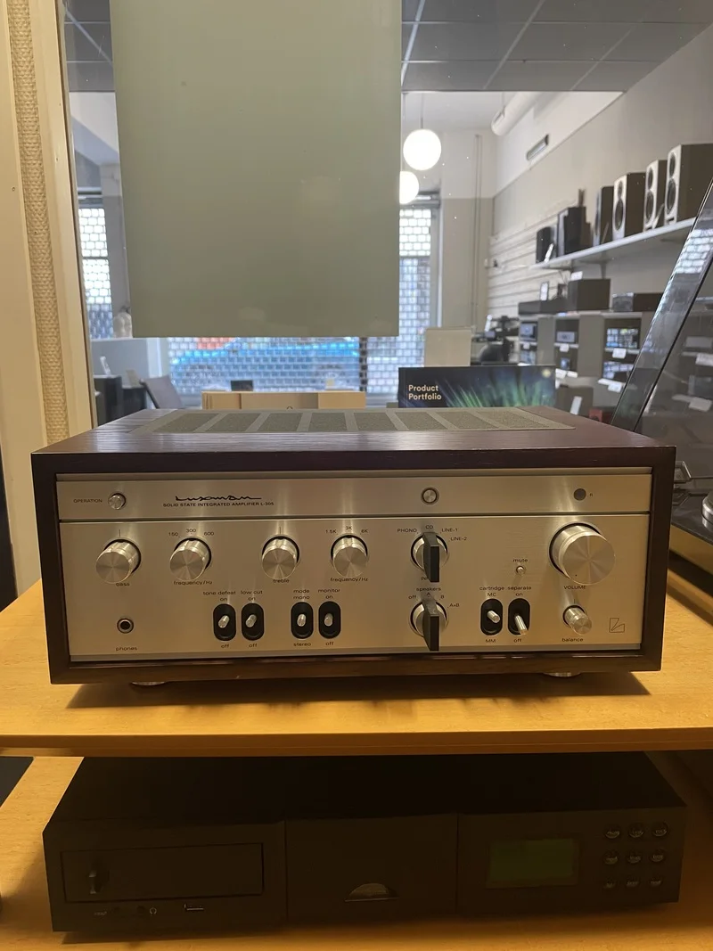 Luxman L-305 - Bild 1 av 2