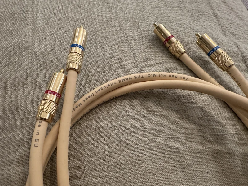 Van den Hul ”The Name” RCA - 1 m Van den Hul ”The Name” RCA - 1 m - Bild 1 av 3