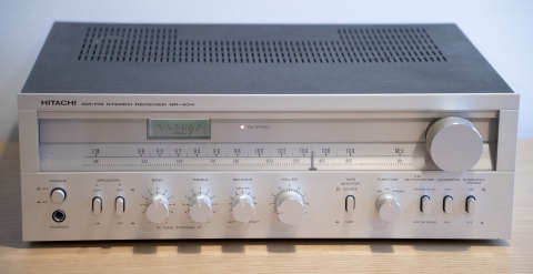Hitachi SR-304 AM/FM Stereo Receiver (1978) Hitachi SR-304 AM/FM Stereo Receiver (1978)