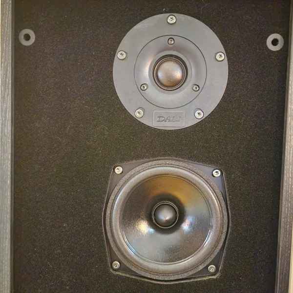 Dali 109 center bakh&ouml;gtalare Denon hembio-f&ouml;rst&auml;rk - Bild 5 av 8