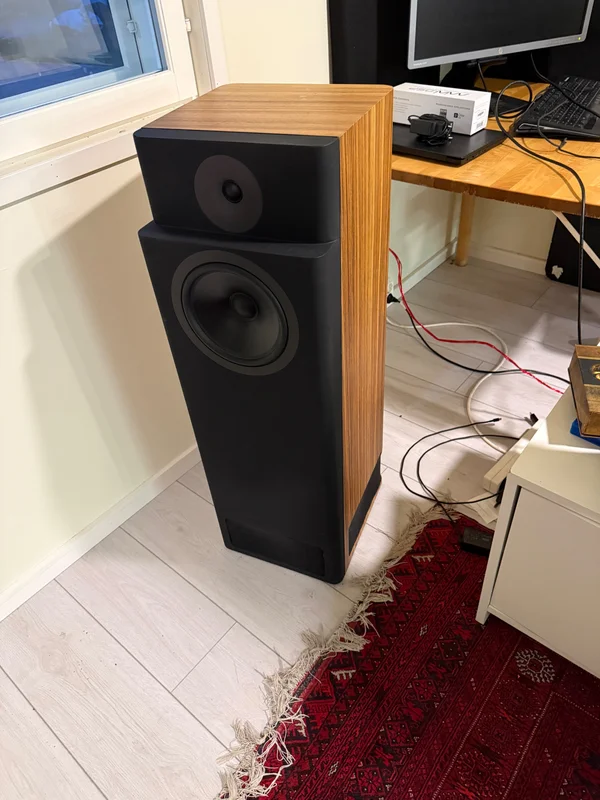 Guru QM60 i Zebrano / matt svart - Bild 3 av 6