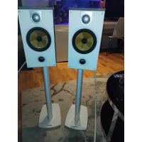 B&W 685 s2 med dynaudio stativ