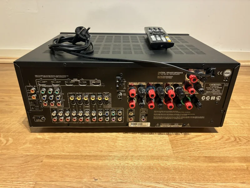 Onkyo TX-SR606 – Klassiker söker nytt hem Onkyo TX-SR606 – Klassiker söker nytt hem - Bild 3 av 6