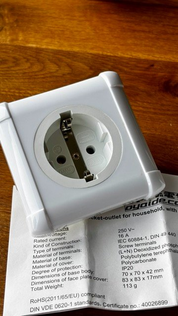 OYAIDE SWO-XXX-E Schuko - Bild 1 av 2