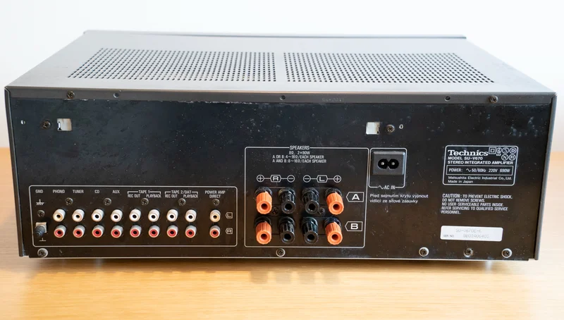 Technics SU-V670 Stereo Integrated Amplifier (1990-91) Technics SU-V670 Stereo Integrated Amplifier (1990-91) - Bild 4 av 5