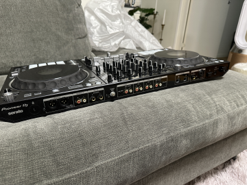 Pioneer DDJ-1000SRT (Serato) + Decksaver