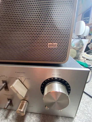 Braun L-410 bokhylleh&ouml;gtalare 