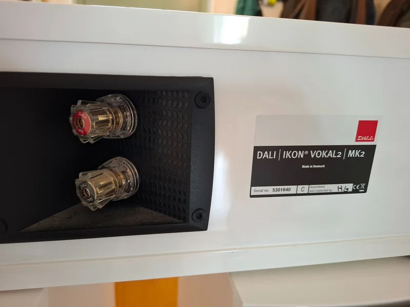 Dali Rubicon 5, Centerh&ouml;gtalare samt REL subwoofer vit pianolack - Billede 13 af 19