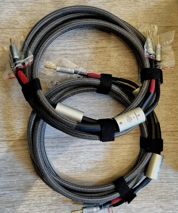 Audiovector R3 Arreté Zero högtalarkabel – toppskick Audiovector R3 Arreté Zero högtalarkabel – toppskick - Bild 6 av 10